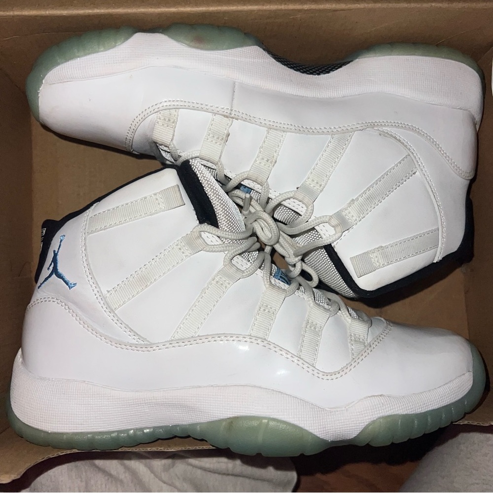 Retro Jordan 11 Legend Blue Grade school size 6